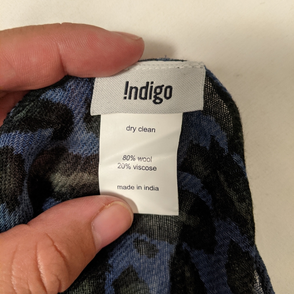 **SOLD** X3 Scarf Bundle! - Picture 8 of 12